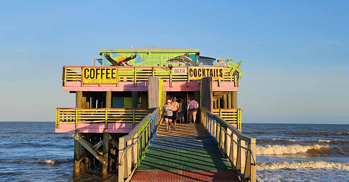 61st St Fishing Pier Great Fishing Pier with so many fish waiting